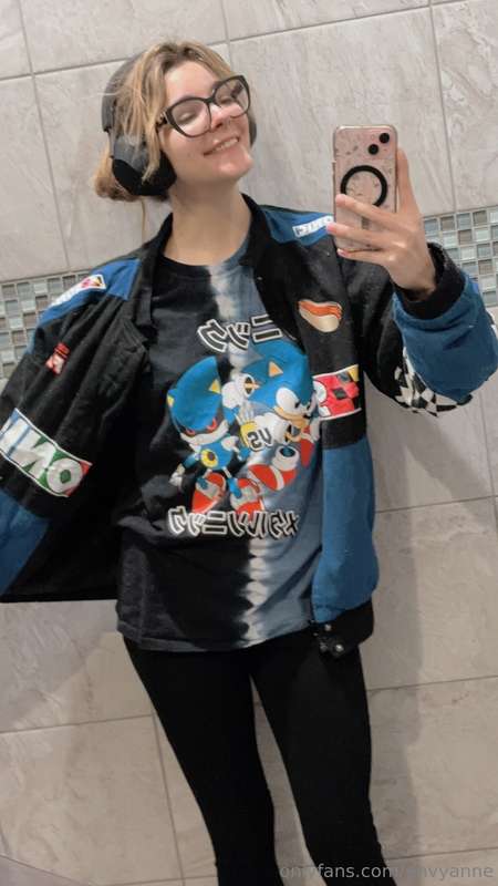 Gym fit went kinda hard today, huh? 😎✌🏻 I managed to break a.. 18