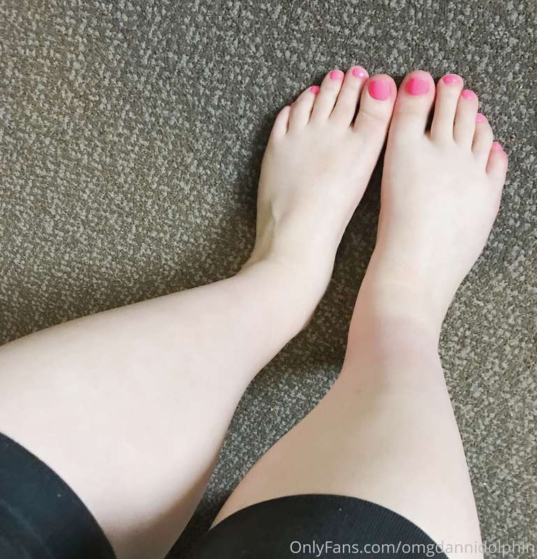 Just got my toes done 😆 6