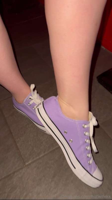 I know I have some sneaker fans. These are what I wore to th..