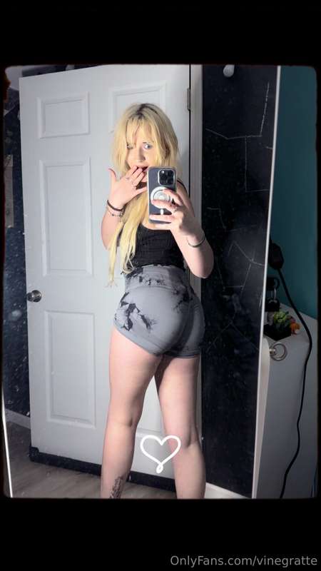 Here’s some Ass, also it’s that time of month for me 🩸 1