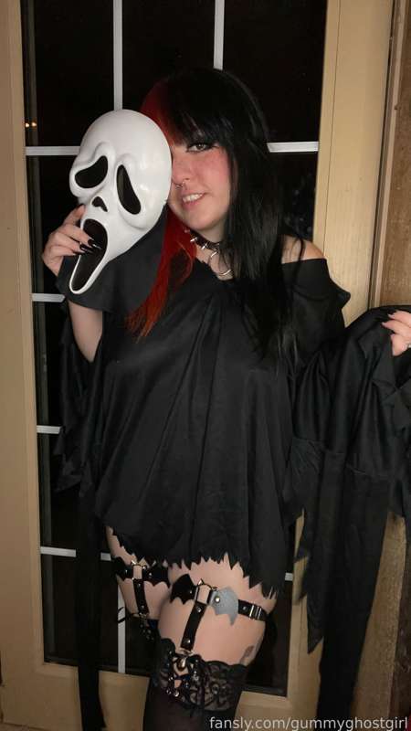 Gummyghostgirl - Fansly - 02 Oct, 2021 11