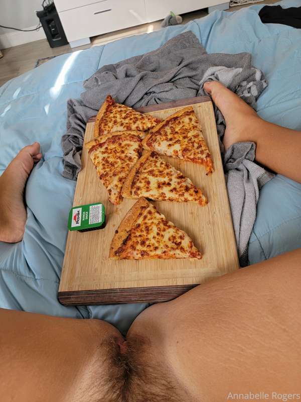 Pizza or pussy? 5