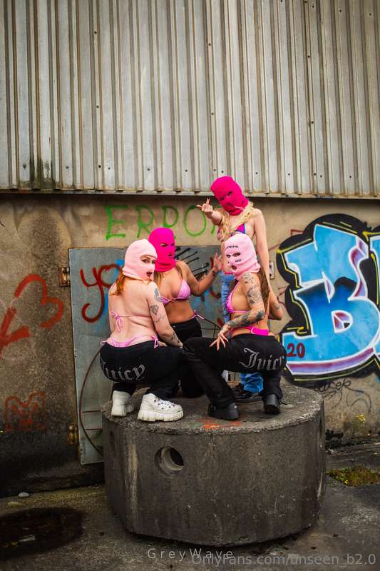 Spring breakers baby Video dropping in 2 hours @extra_sarah .. 2