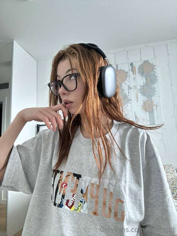 Hey hey!!! (⁄ ⁄>⁄ ▽ ⁄<⁄ ⁄)💖Today I was just scrolling throug.. 1
