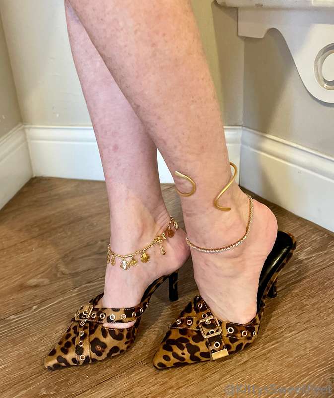 My Cheetah print shoes make me feel like I’m strolling on th.. 6