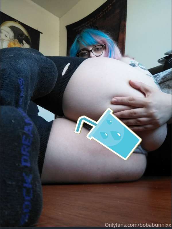 Do you want to see My favorite toy?? 🤭🤭 It's something I can..