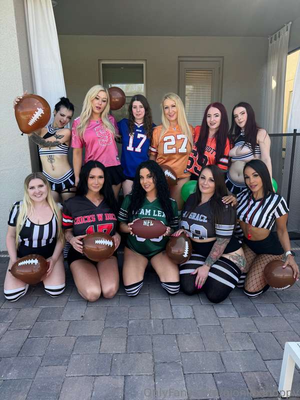 🏈 From my crazy family to yours!! 🏈
We hope all of you enjoy.. 3