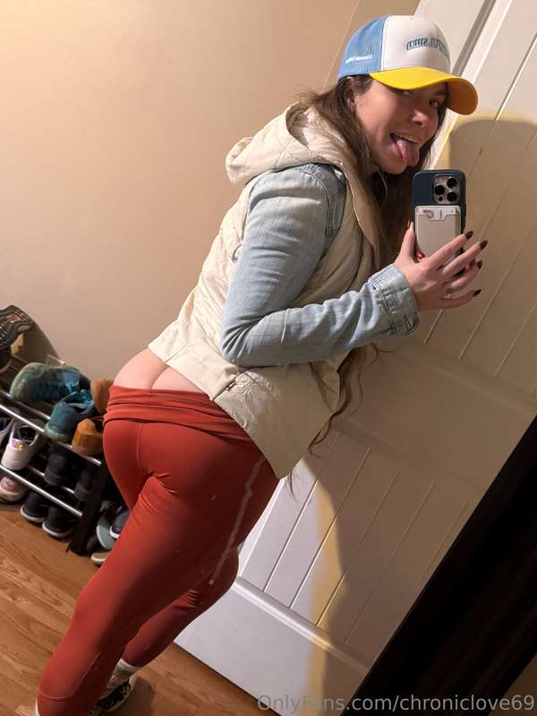 Feeling sexy in this cute af outfit! When I look good, I sho.. 15