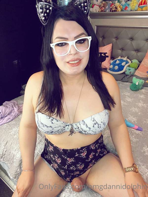 Geeky girl cock to start your day! 🐔💕 4