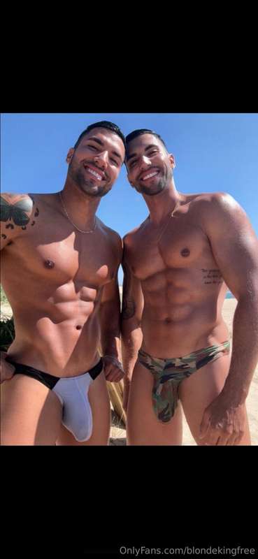 Hot TW l NS double meat for the price of one @happinesstoget.. 5