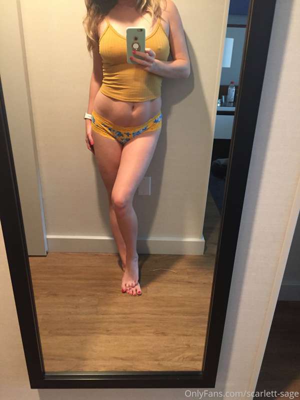 Mirror, mirror, on the wall. Is yellow the best color of the..