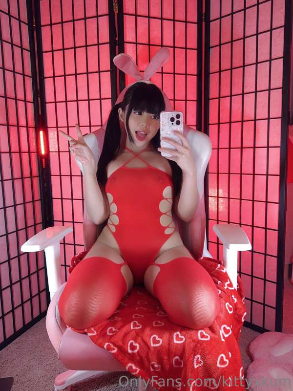 ♡ PART 2 ♡

pov: your girlfriend sends these pics to you to .. 10