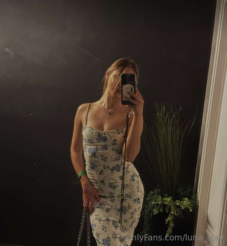 ✨She's ready for your dick @tiny.zoe✨I heard you love filthy..