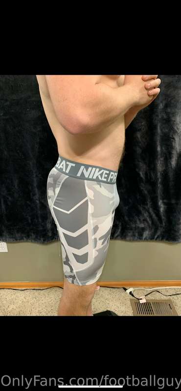 Sexy HOT muscular SGT having some fun showing off in his foo.. 29