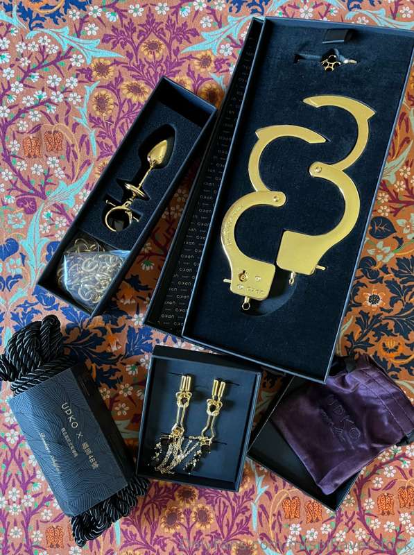 How gorgeous are these new items that arrived in the mail?? ..