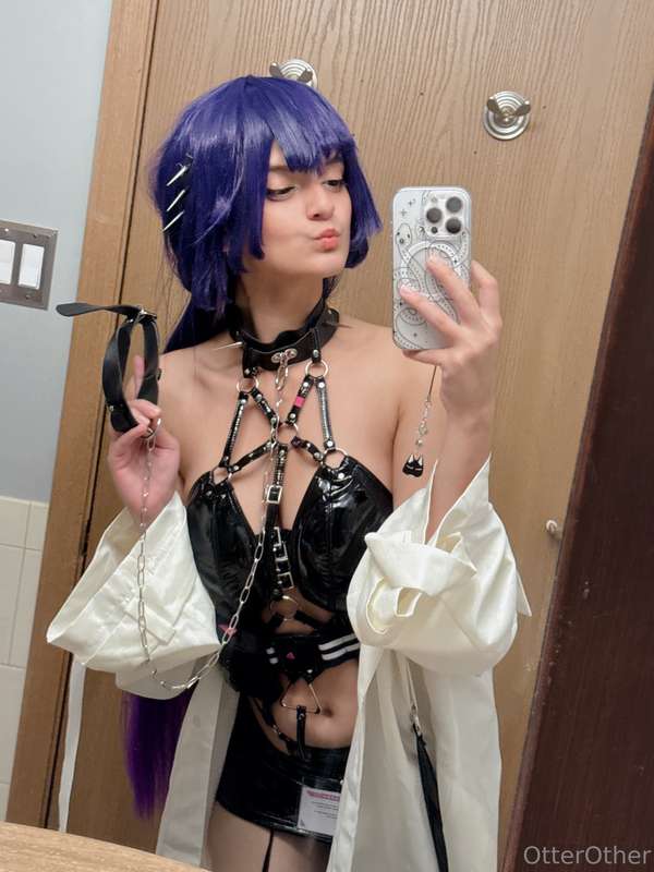 Mihara here!! Ready to come play with me and Yuni? >:3 2