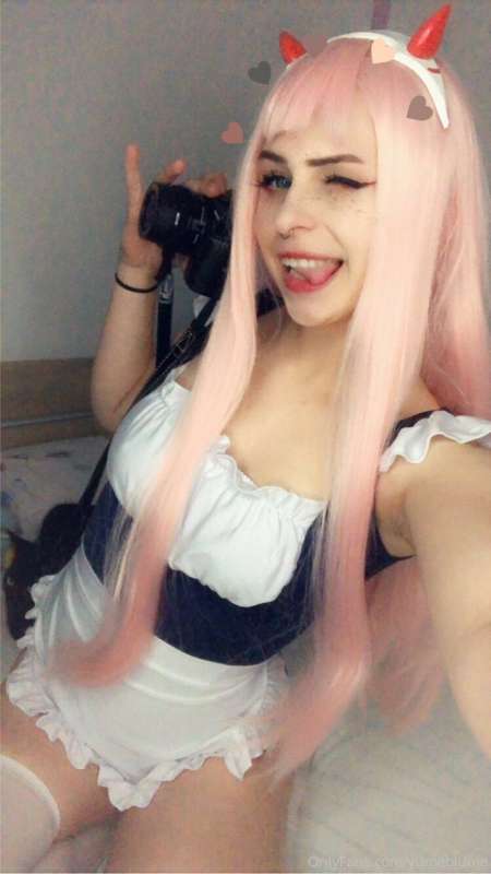 Zero two is a character i rlly love to cosplay 👉🏻👈🏻
