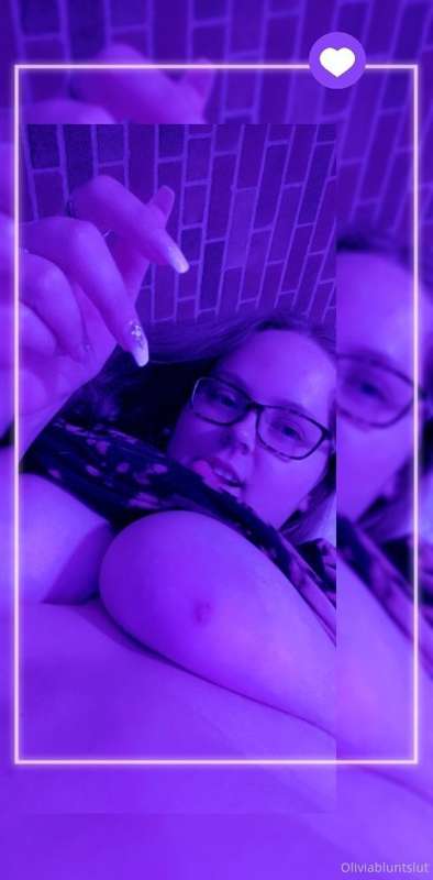 Did you know u can send live vids back and forth with me on .. 1