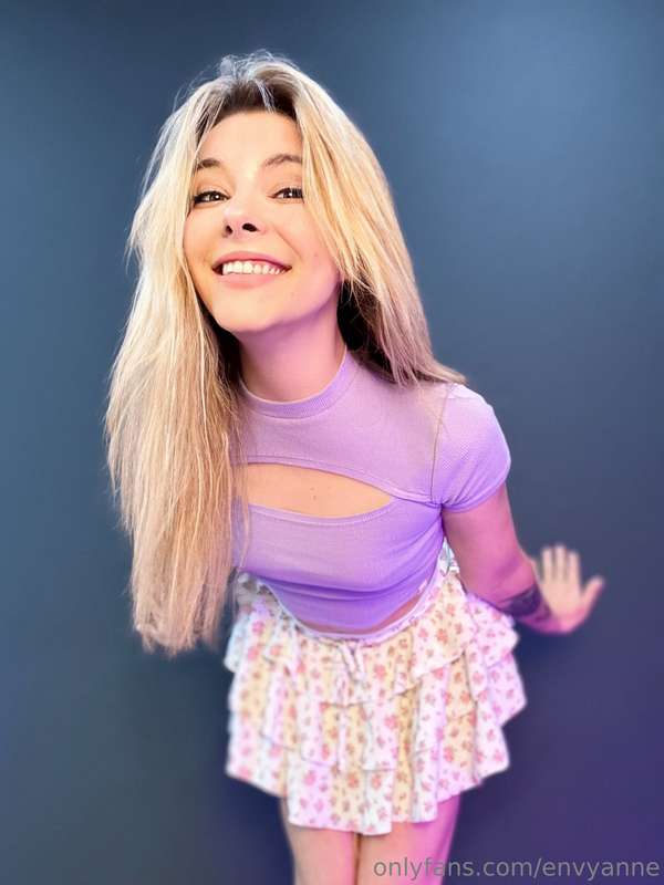 More of these~ Don't be fooled, the girl in these pictures u.. 10