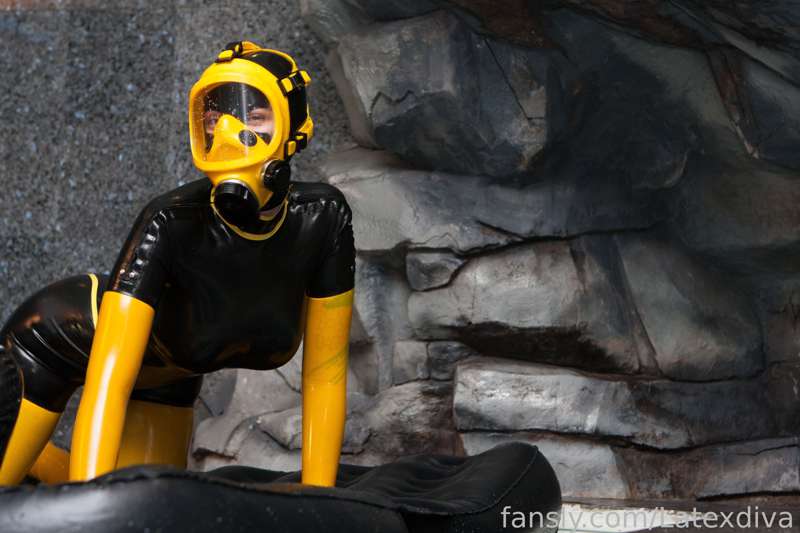 Latexdiva - Fansly - 23 Sep, 2022 7