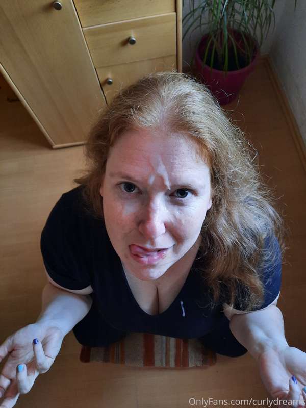 Spermaface
Ich liebe Sperma :) am liebsten habe ich es im Ge.. 5