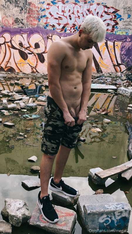 En la calle🔥🔥🍆
https://onlyfans.com/megalodon18