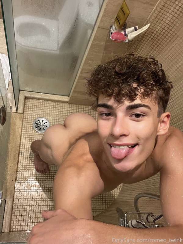 Wanna shower with me?🥺