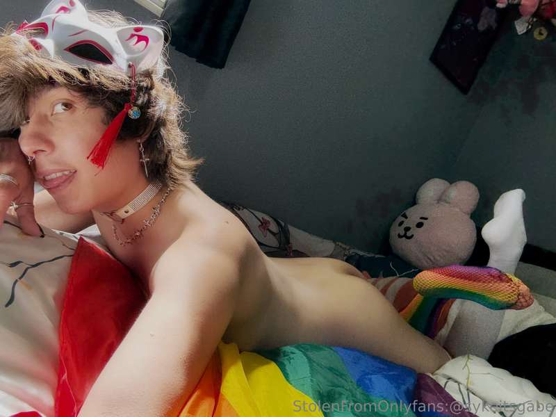 Happy pride month! 🏳️‍🌈🌈video coming tomorrow (; enjoy these.. 28