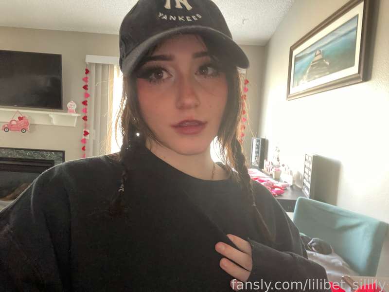 Lilibet_Silllly - Fansly - 06 Mar, 2025 3