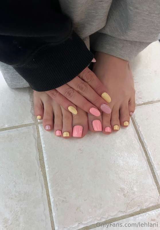 Some pics from last week 🩷 I’m ready for a new pedi. I’ve le.. 5
