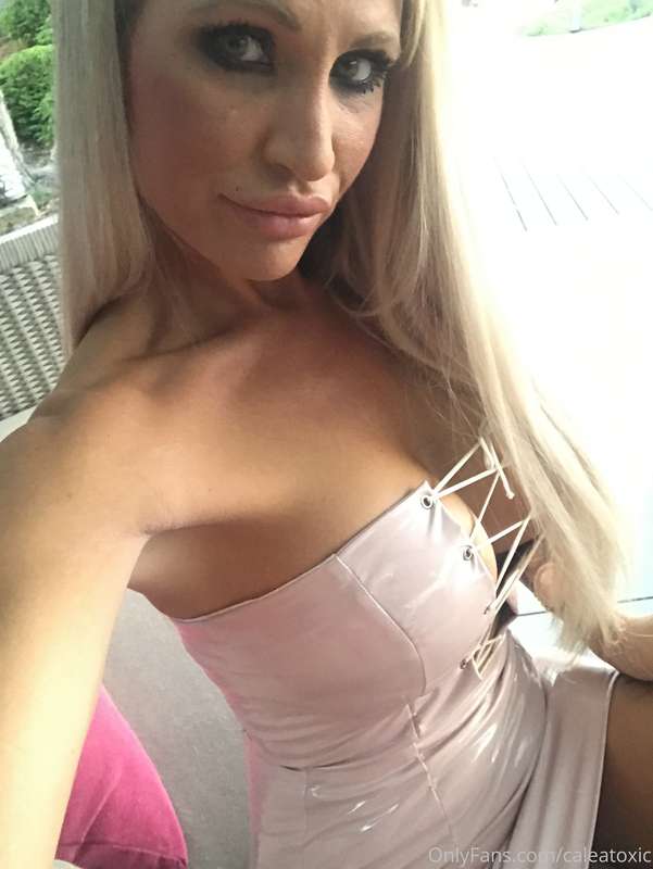 Enjoying sun in skintight PVC 💋 3