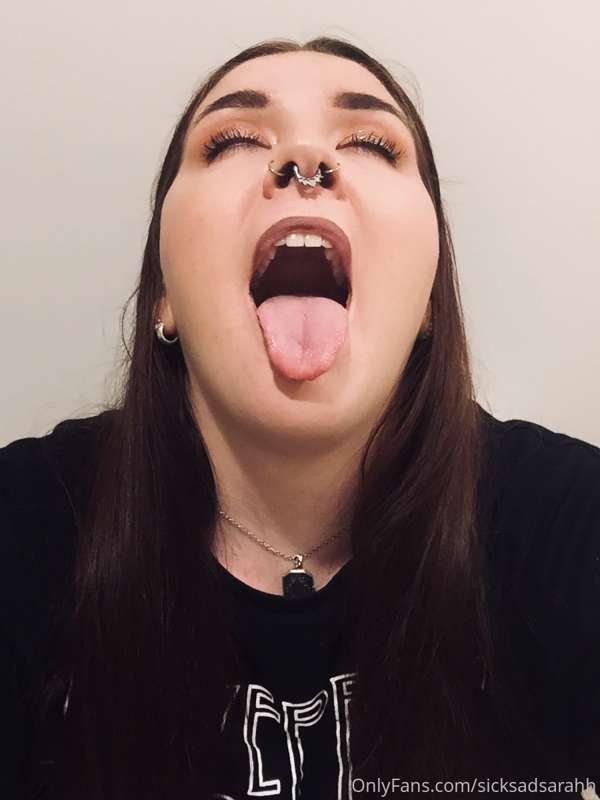 Where are all my little fin slaves at?? Tipping gets my atte..