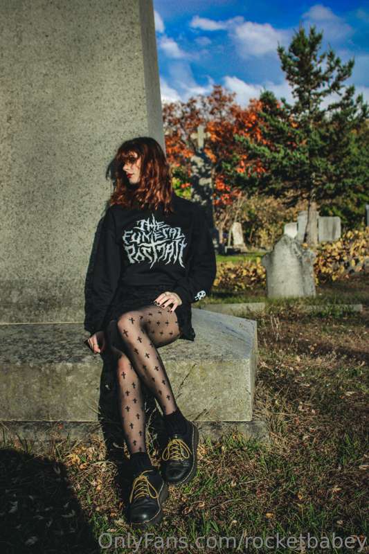pov: ur goth gf takes you on a date 7