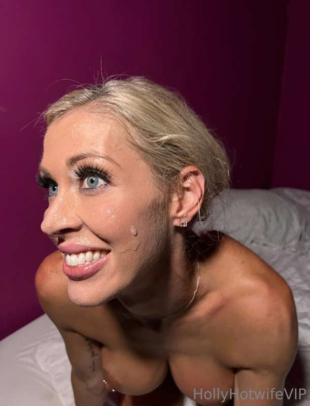 Covered in cum.💦 
Who doesn’t like to bust all over a Hotwif.. 5