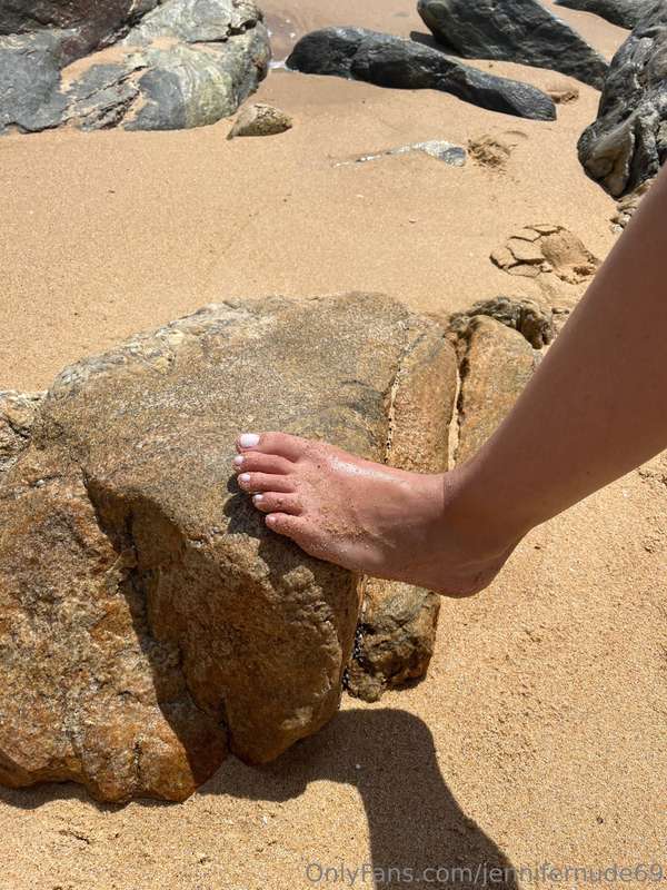 Foot on the sand ☀️👅