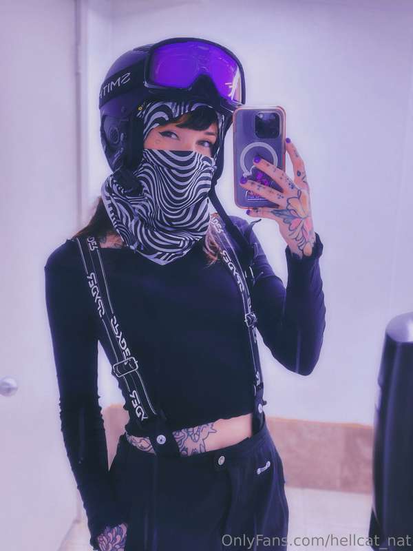 Some of you said you liked my snowboarding gear pics so here..