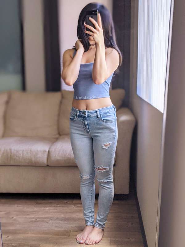 Simple outfit of the day 💙 

(12 photos)

// Tags: mild, jea.. 3