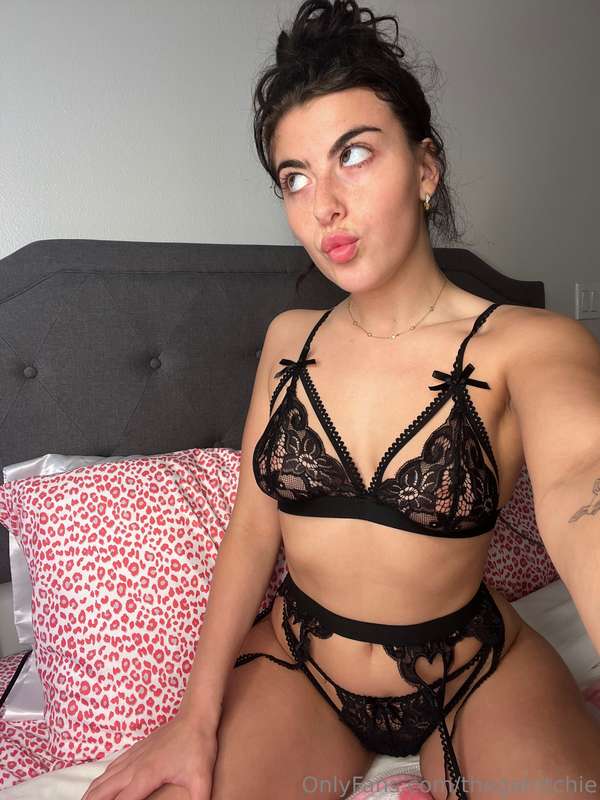 I think this set is so hot... but it would look even hotter ..