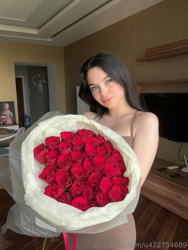 do you like fresh flowers? what do you think my favorite is?..