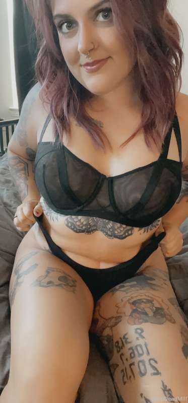 Im so damn horny today. Please send me a message telling me ..