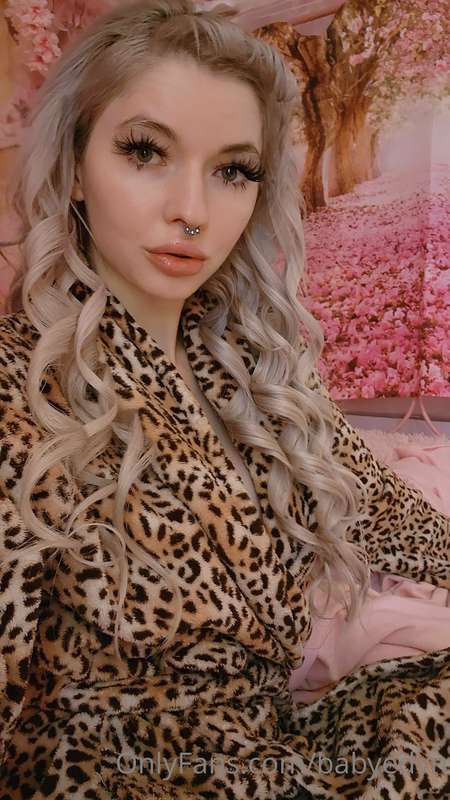 Do I look good in this cheetah-print robe? Or better without..