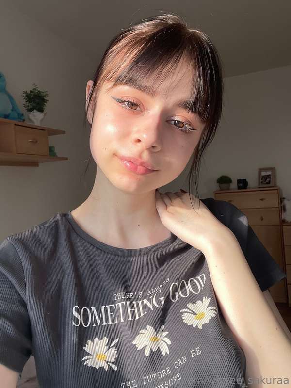 I like to spend time watching the sun just appear🥰 it's so w..