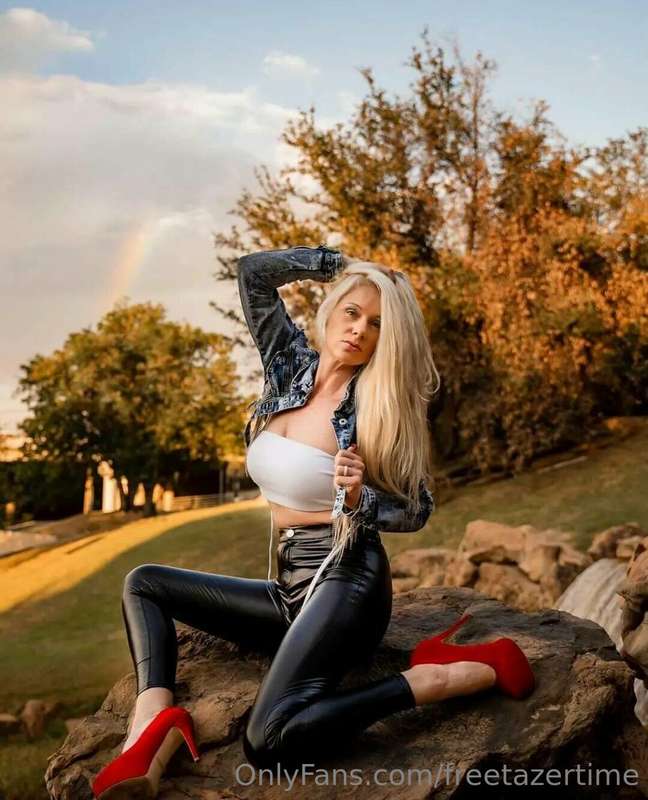 Hit up the link I know you miss me 😜 I'm back full time and ..