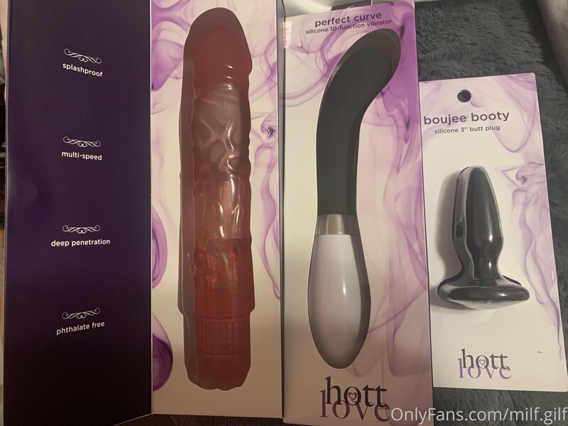 Just bought some new toys and HOLY FUCKKKK that black & whit..