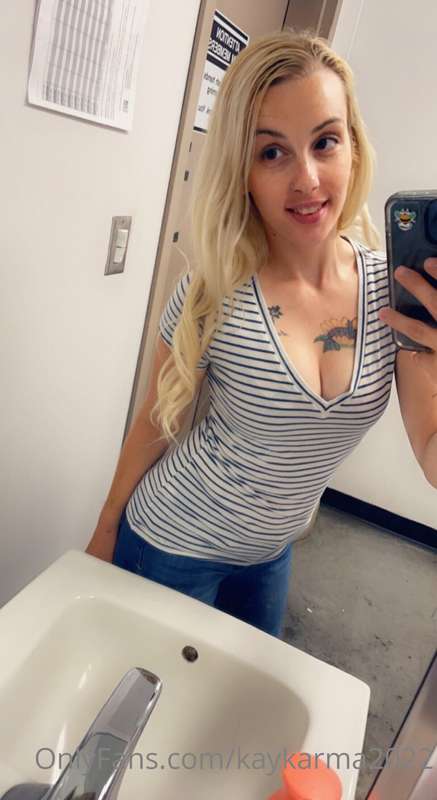 Good morning loves! Happy Monday 😜