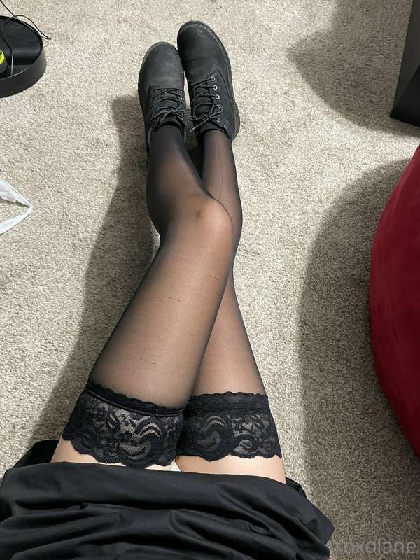 Come fuck me with the stockings on 😈