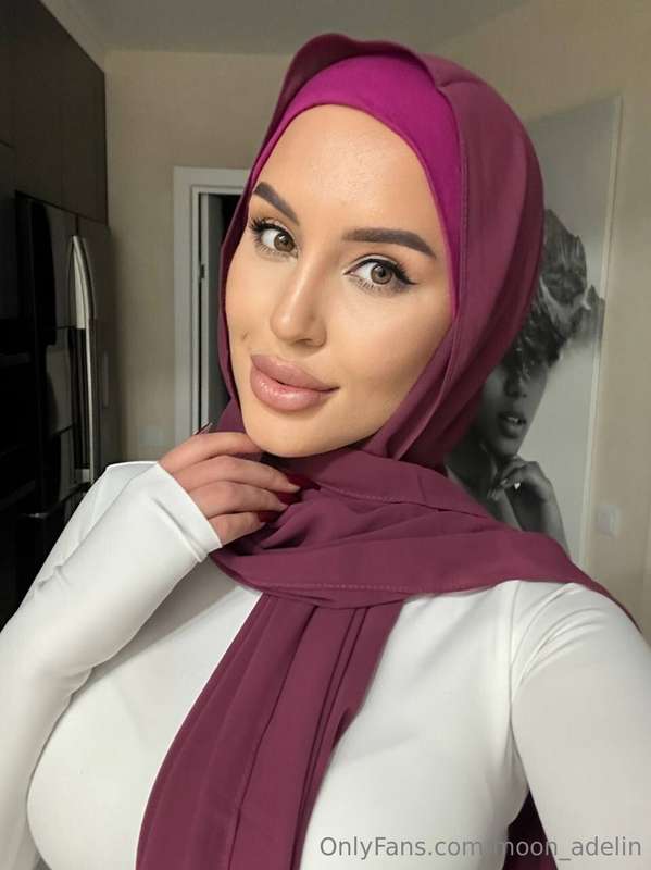 A woman needs a man's admiration to blossom🥰 Do you know how..