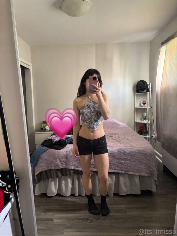 Which outfit should I wear out dancing? 💃🏻 (don’t judge my s.. 3