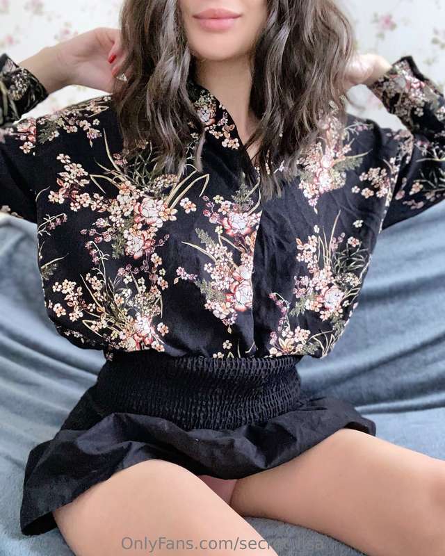 Trying to decide if this floral look makes me seem sweet and..
