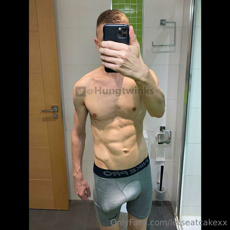 ***promo***
@MonsterTwink - This bi kickboxer 🥊 has a real M.. 3